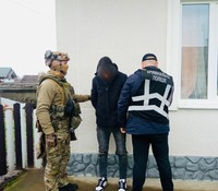 Налагодили схеми збуту особливо небезпечного наркотичного засобу: прикарпатські поліцейські викрили «наркозбувачів»
