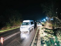 Поліцейські розслідують дорожньо-транспортну пригоду на Прикарпатті, у якій постраждали троє людей