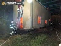 Минулої доби вогнеборці ДСНС під час гасіння пожеж врятували 2 будівлі