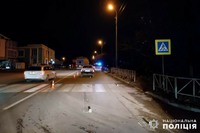 У Камʼянці-Подільському поліцейські встановлюють обставини ДТП, у якій травмувався 45-річний пішохід