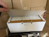 Поліцейські Вінниці викрили чоловіка, який у складському приміщенні зберігав понад 200 кг тютюну