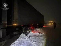 Сумська область: за минулу добу рятувальники Сумщини вивільнили зі снігових заметів 27 автомобілів