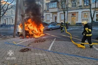 М. Дніпро: ліквідовано загорання вантажопасажирського автомобіля