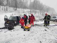 Харківська область: рятувальники деблокували 2 постраждалих внаслідок ДТП людей