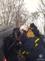 Рятувальники деблокували постраждалого з автомобіля, що потрапив у ДТП
