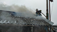 Рятувальники ліквідували пожежу в на території приватного домоволодіння