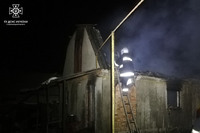 Горіли житлові будинки та господарчі споруди: за добу вогнеборці Хмельниччини ліквідували 8 пожеж