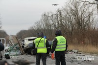Шість загиблих, двоє поранених: поліція встановлює обставини ДТП на Харківщині
