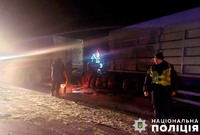 Поліція Полтавщини встановлює обставини ДТП за участю двох вантажівок