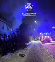 Рятувальники ліквідували пожежу у місті Івано-Франківськ та врятували господаря.