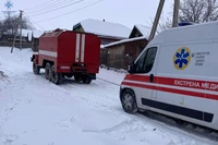 Упродовж доби рятувальники вилучили зі снігових заметів вантажівку та «карету» швидкої допомоги