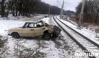 На Полтавщині поліція встановлює обставини ДТП на залізничному переїзді