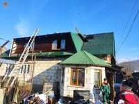 Тячівські рятувальники ліквідували пожежу в житловому будинку