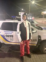 У Кропивницькому поліцейські охорони викрили чоловіка з наркотиками