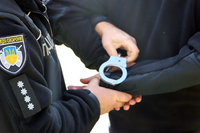 Поліцейські охорони у Хмельницькому затримали підозрюваного у вчиненні грабежу