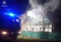 Котельва: вогнеборці загасили пожежу в будинку