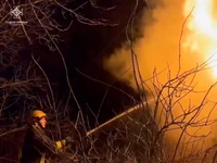 Шосткинський район: вогнеборці приборкали пожежу, яка призвела до трагедії