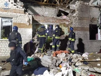 Шосткинський район: рятувальники проводили аварійно-рятувальні роботи на місці ворожого удару