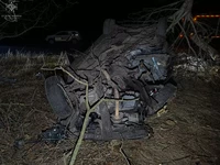 Миколаївська область: рятувальники деблокували тіло загиблого у ДТП чоловіка