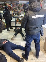 Житомирські поліцейські викрили групу рекетирів на чолі з кримінальним авторитетом