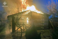 Дніпровський район: вогнеборці загасили пожежу на території садового товариства