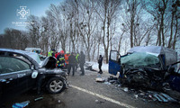 Львівський район: рятувальники деблокували водіїв з понівечених внаслідок ДТП автівок