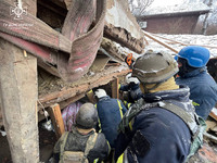 Харківщина: рятувальники дістали з-під завалів тіло загиблої жінки