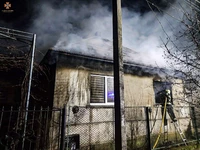 Берегівські рятувальники ліквідували пожежу в житловому будинку
