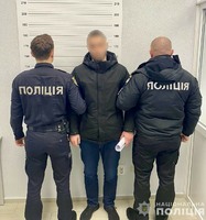 В Ужгороді поліція затримала раніше судимого зловмисника, який на вокзалі пограбував вінничанку