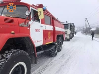Рятувальники надали допомогу водіям, які опинилися у сніговій пастці
