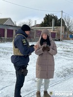 На Херсонщині поліція проводить роз’яснювальну роботу з батьками щодо евакуації дітей з-під обстрілів
