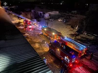 На Ужгородщині рятувальники ліквідували значну пожежу в складському приміщенні