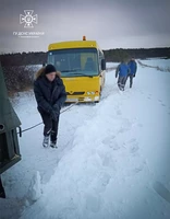 Сьогодні вранці рятувальники відбуксирували автобус "Школярик"