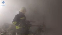 Шосткинський район: оперативно ліквідувавши загоряння господарчої споруди, вогнеборці запобігли масштабній пожежі в житловому секторі