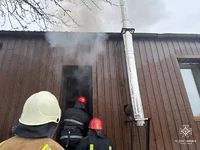 М. Охтирка: рятувальники оперативно ліквідували загоряння в будинку