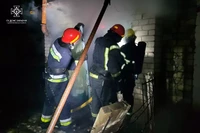 Кам’янський район: надзвичайники загасили пожежу в гаражі