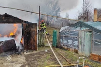 Нікопольвський район: вогнеборці ліквідували пожежу в гаражі