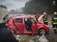 Київська область: рятувальники деблокували з понівеченого автомобіля травмованого водія