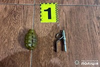 У Кам’янці-Подільському поліцейські вилучили у домашнього кривдника бойову гранату