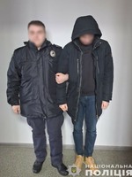 Вхопив прикраси та втік з магазину: у Чернігові поліцейські затримали грабіжника