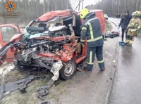 На Рівненщині рятувальники ліквідовували наслідки смертельної ДТП за участю двох автомобілів