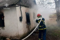 Криворізький район: під час ліквідації пожежі в будинку, вогнеборці виявили обгоріле тіло людини