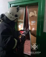 Кропивницькі рятувальники допомогли дитині, яка стала заручником несправного ліфта