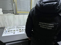 (ВІДЕО) Українець намагався незаконно вивезти за кордон предмети старовини
