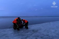 Кам’янський район: надзвичайники врятували рибаків, які опинилися у пастці на відірваній кризі