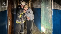 Ізмаїльський район: під час гасіння пожежі в гуртожитку рятувальники евакуювали 20 осіб та врятували дитину
