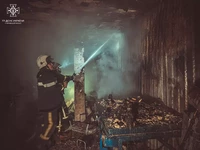 Чернівецька область: ліквідовано 4 пожежі, на одній з них травмувався чоловік, під час іншої вогнеборці евакуювали 12 осіб