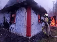 У Рівненському районі під час гасіння пожежі у приватному житловому будинку рятувальники виявили тіло жінки