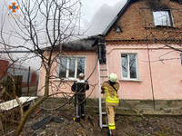 Фастівський район: ліквідовано загорання житлового будинку та врятовано жінку
