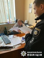 Видав офіційний документ військовозобовʼязаному для уникнення мобілізації: поліцейські викрили лікаря-офтальмолога